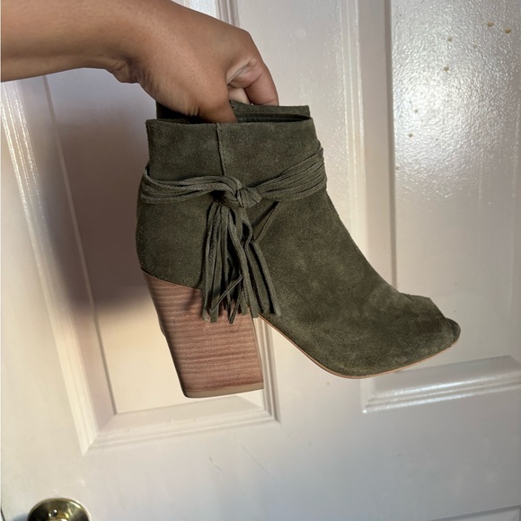Steve Madden Khaki Suede Ankle Booties - Picture 1 of 6